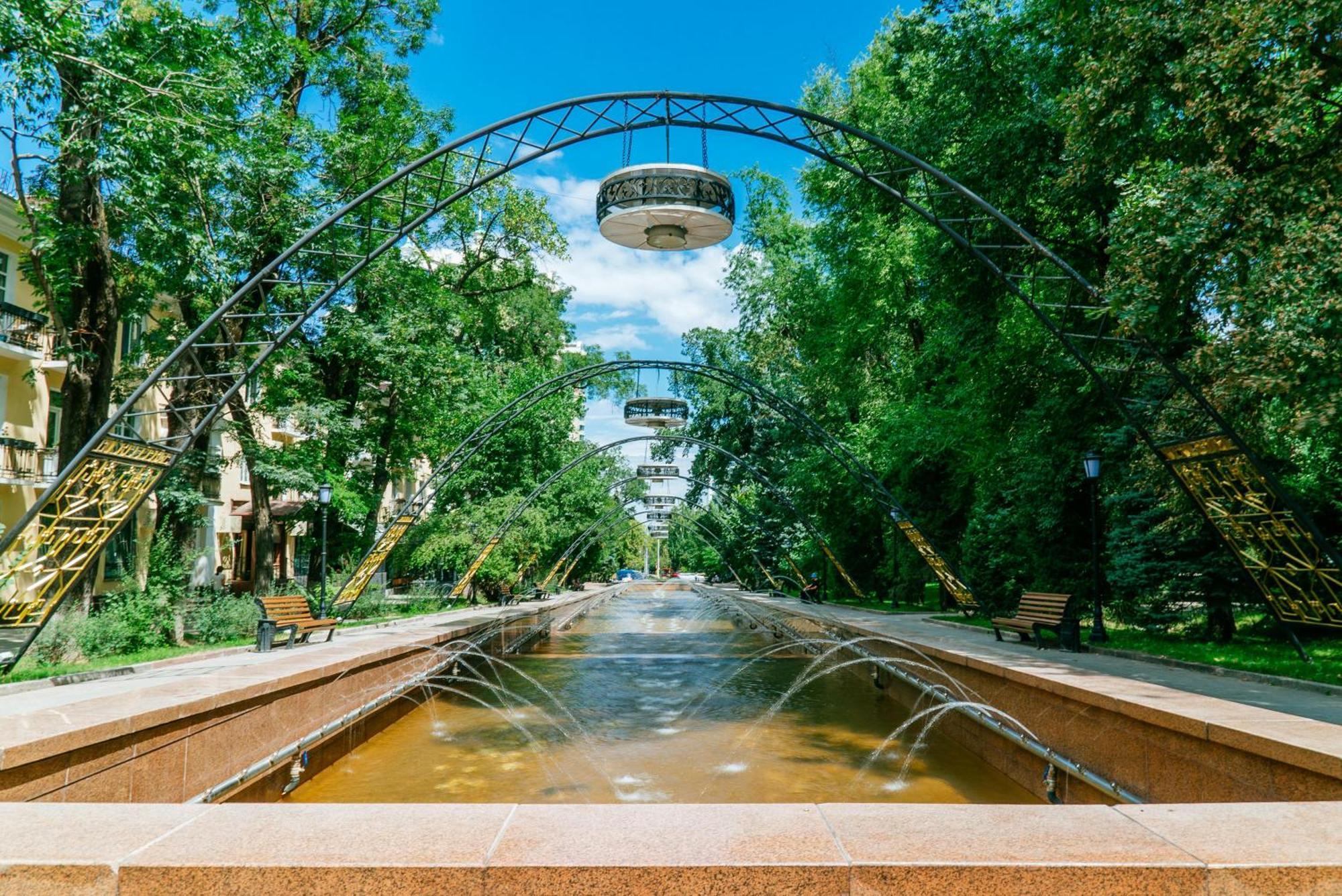 Nadezhda Apartments At Kabanbay Batyr 79 Almaty Eksteriør billede